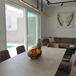 Luxury Teo With Heated Swimming Pool And Panoramic View 빌라 *