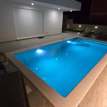 Luxury Teo With Heated Swimming Pool And Panoramic View Kastela