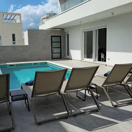 Luxury Teo With Heated Swimming Pool And Panoramic View Willa Kaštela