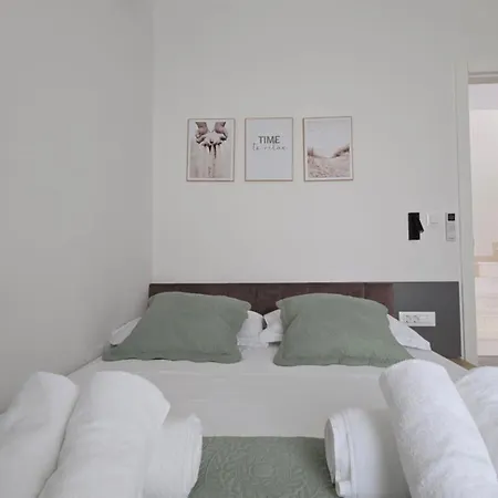 Luxury Teo With Heated Swimming Pool And Panoramic View Willa Kaštela