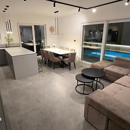 Luxury Teo With Heated Swimming Pool And Panoramic View