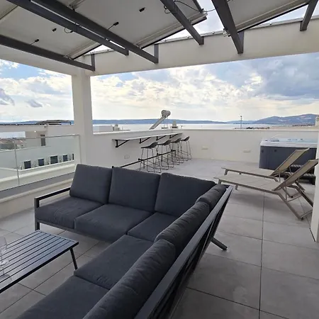 빌라 Luxury Teo With Heated Swimming Pool And Panoramic View